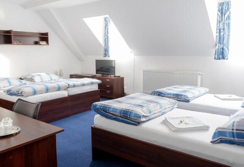 Отель Pivovar Kácov