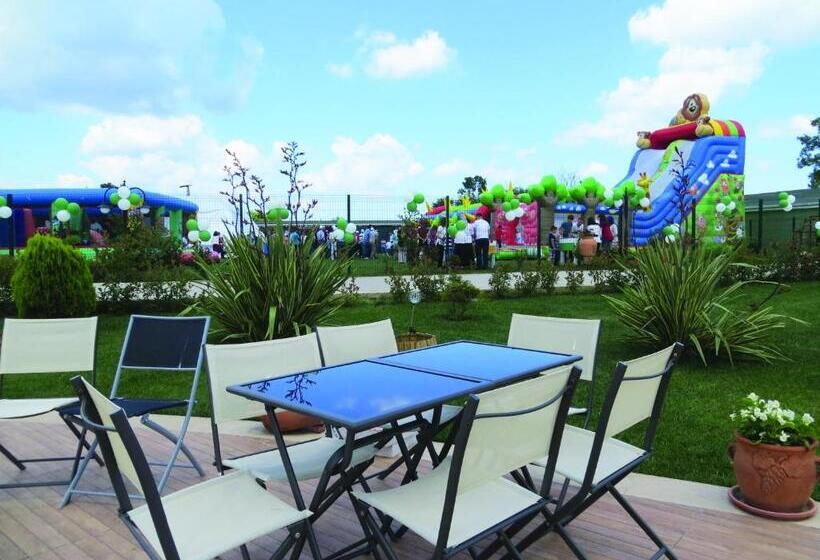 בית מלון כפרי Riva S Club