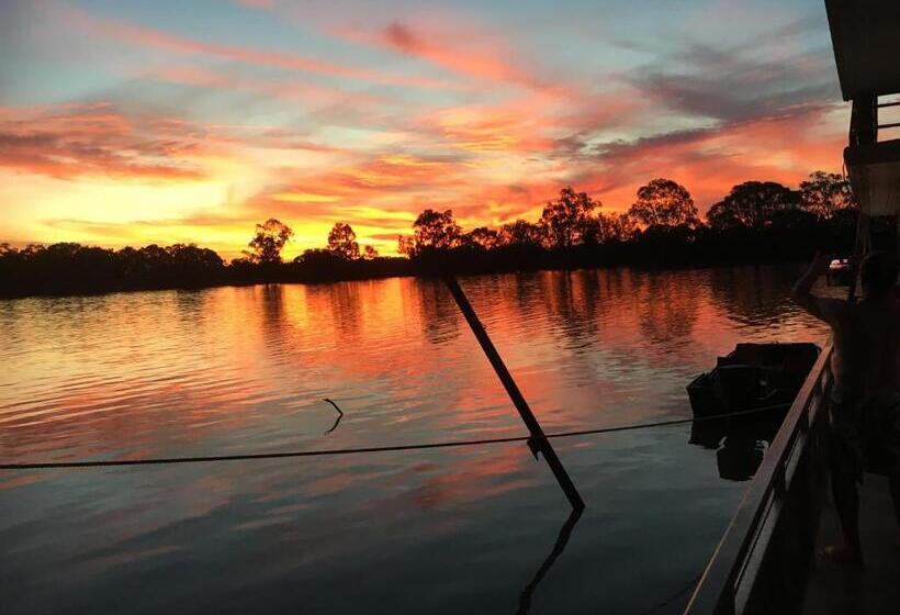 هتل Rivershack Pet Friendly