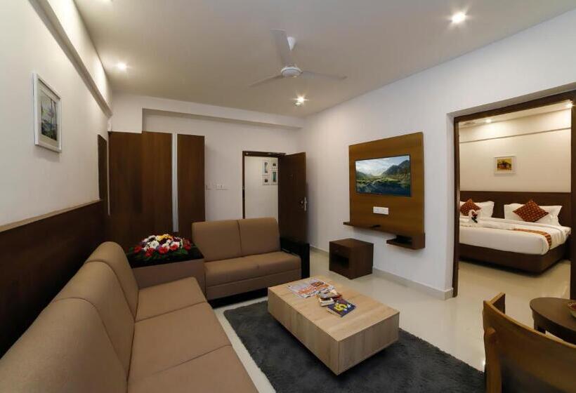 Отель Veetee Mid Town