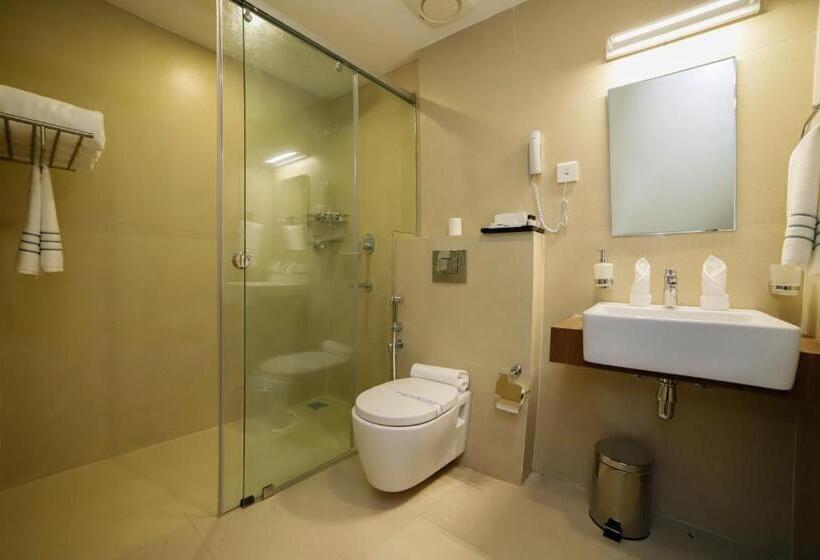 Отель Veetee Mid Town