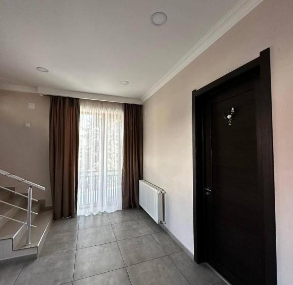 هتل Villa Bakuriani