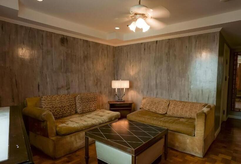 هتل White Banana Manila   New