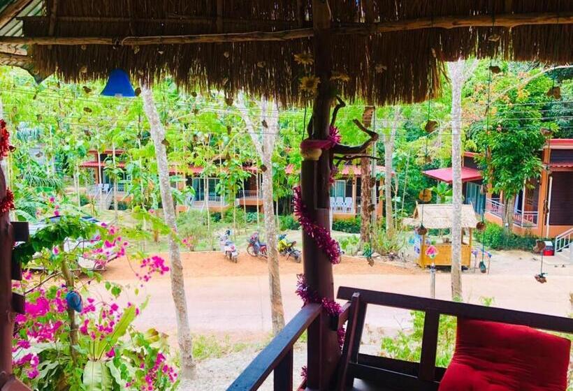 Khum Maikaew Resort