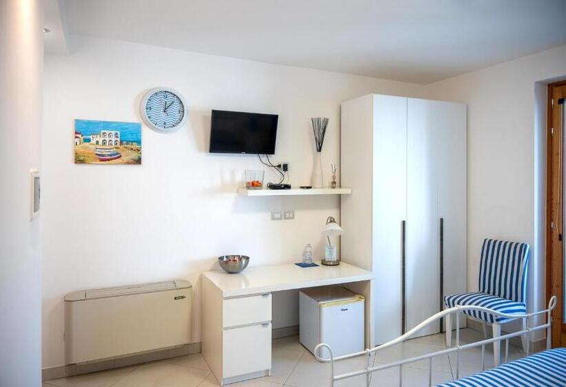 Lo Scalo Bed And Breakfast Marina Di Novaglie