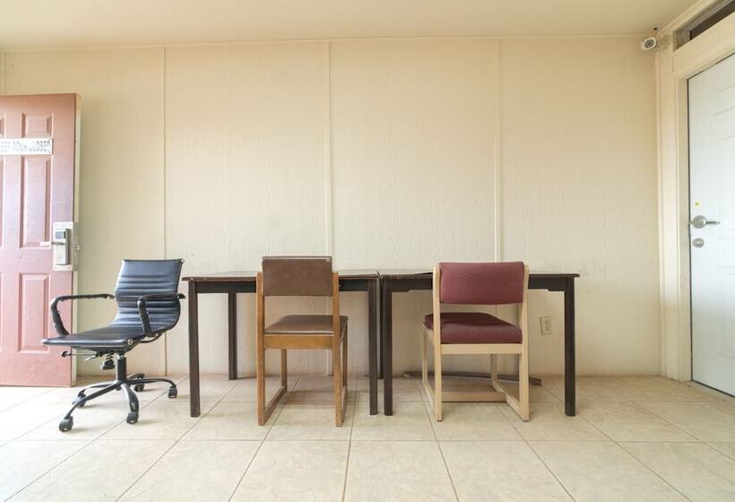 モーテル Stamford Inn