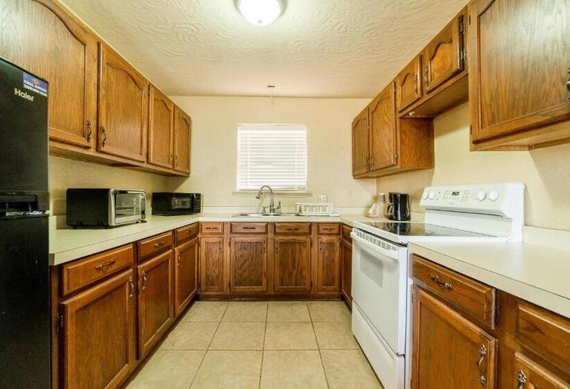 汽车旅馆  Stamford Inn