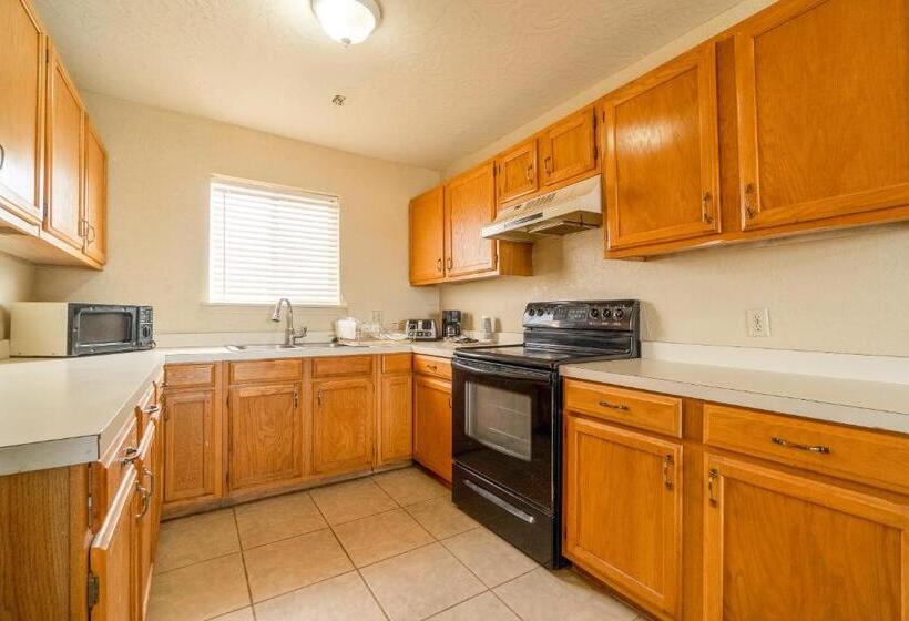 モーテル Stamford Inn