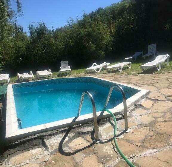 Pensión вила чевермето