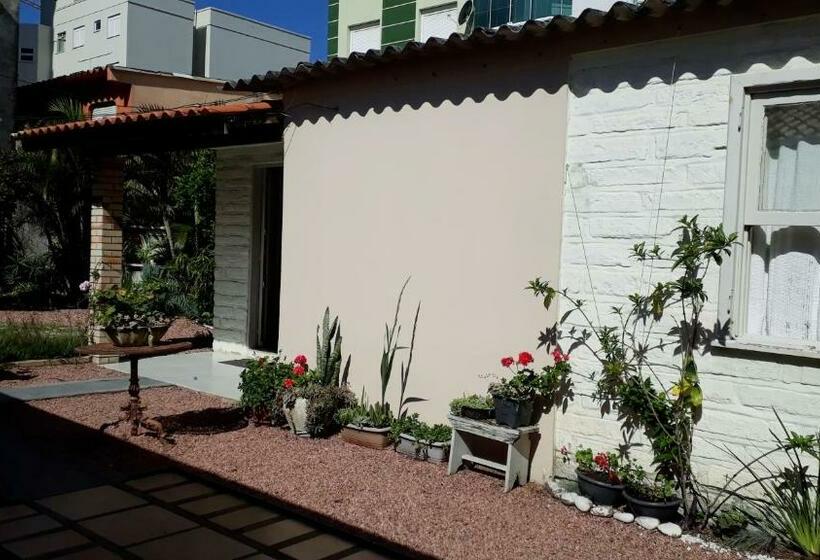 פנסיון Acomodação Recanto Das Flores Stúdio Com Quarto Conjugado