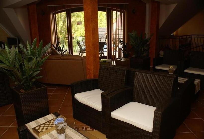 ペンション Alba Regia Pansion Egri