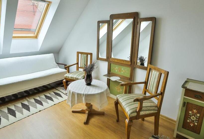 Пансион Casa Júlia