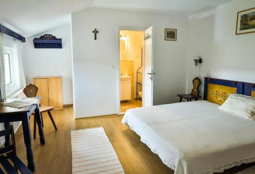 Пансион Casa Júlia