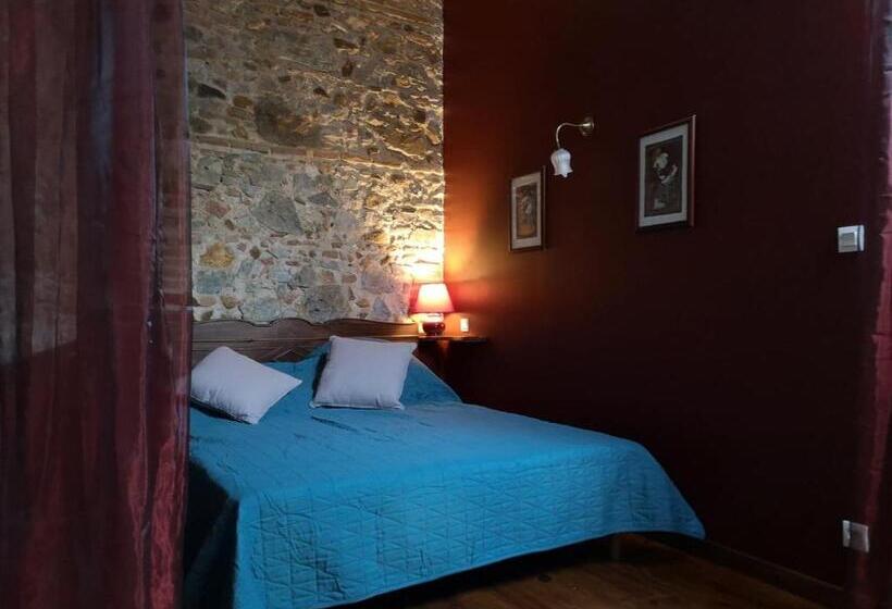 ペンション El Castell Embruixat