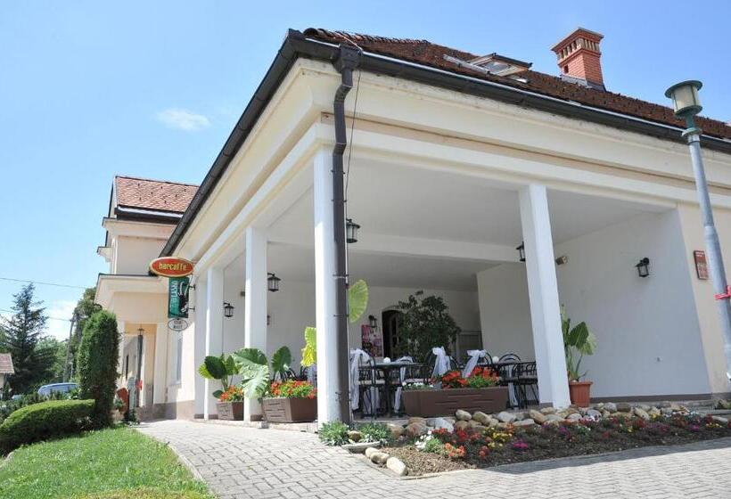 پانسیون Gostišče   Guest House Stari Hrast