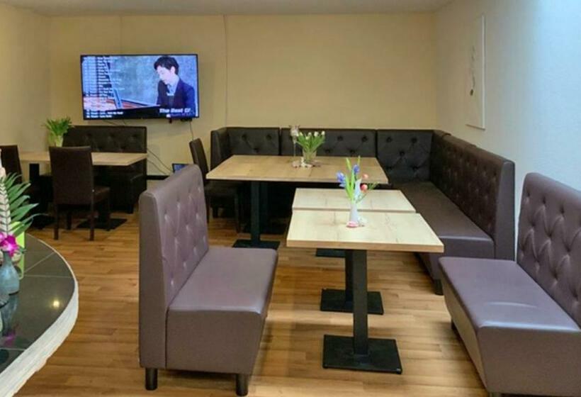 פנסיון To Freden Sien