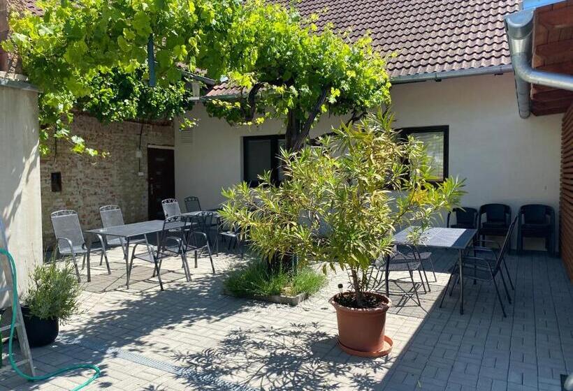 פנסיון Penzion Kanon