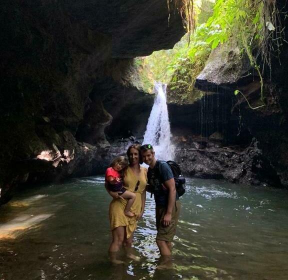 ペンション Pondok Tetebatu Cottages And Cafe