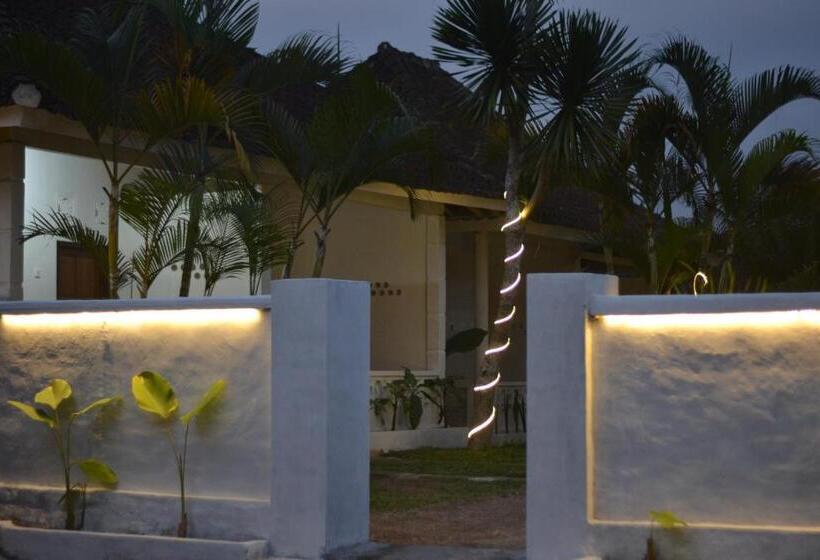 ペンション Pondok Tetebatu Cottages And Cafe