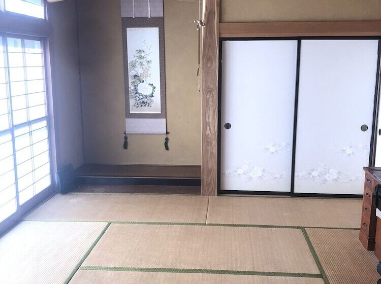 Пансион 民宿とまとハウスtomato House