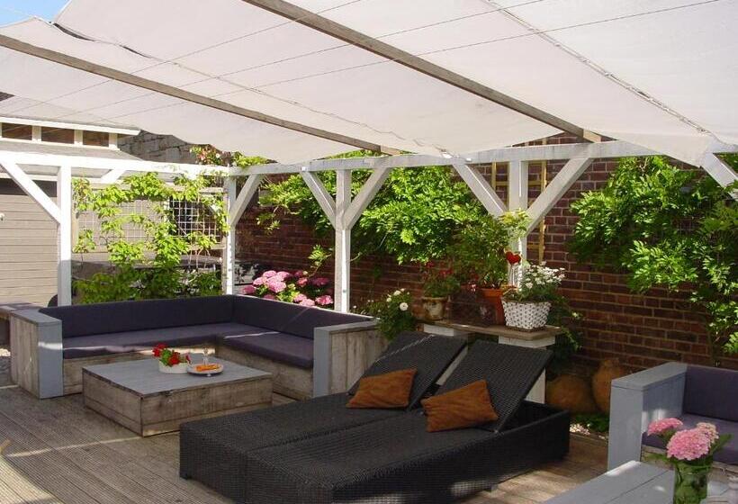 Robert S Bed & Breakfast