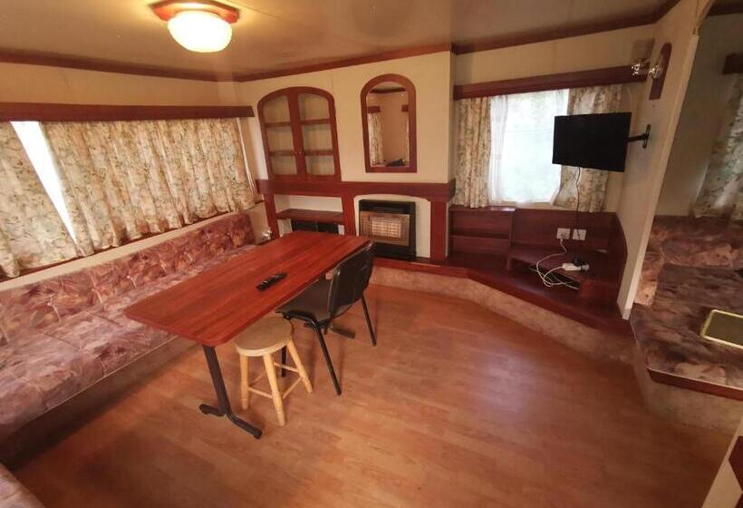 Schronisko Młodzieżowe W Jabłonkach