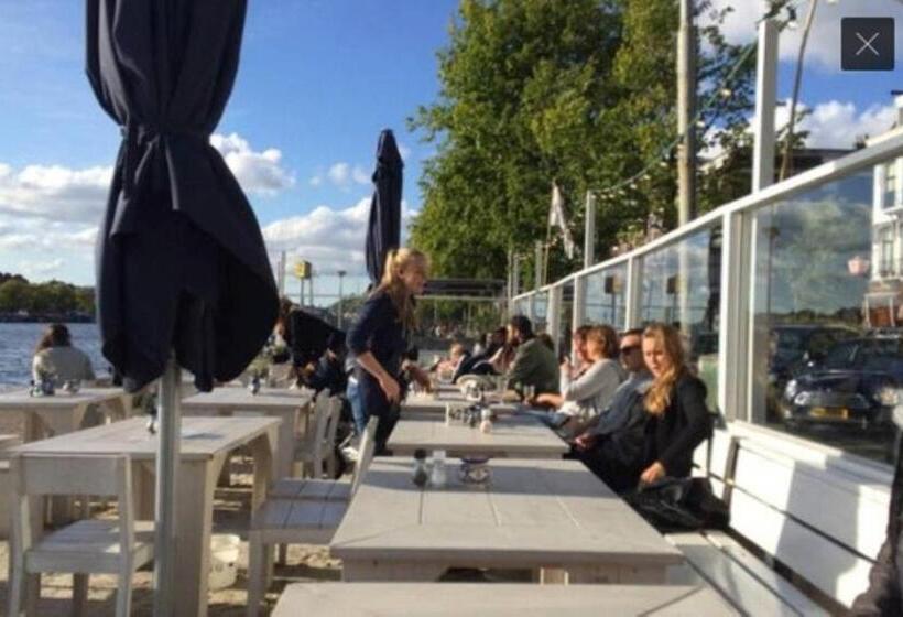Tiny Houseboat B&b On The Amstel River