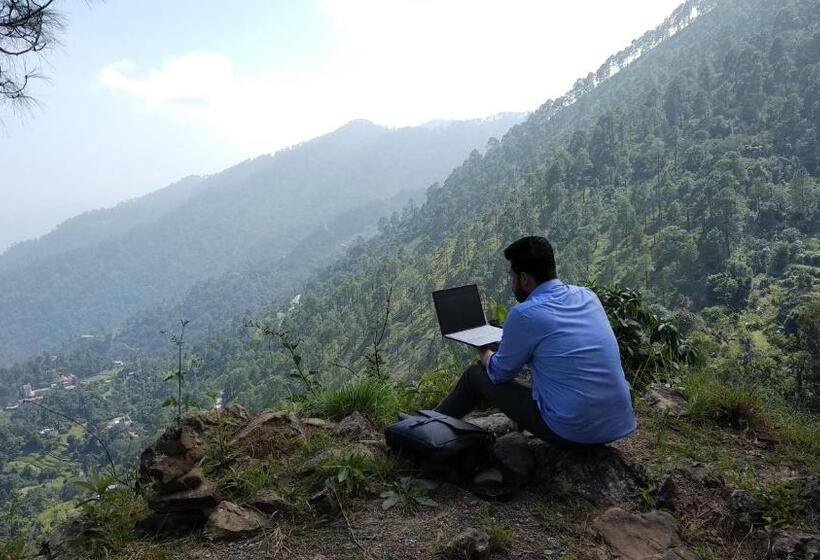 Vista Hostel Jeolikote, Nainital