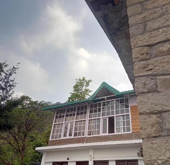 Vista Hostel Jeolikote, Nainital