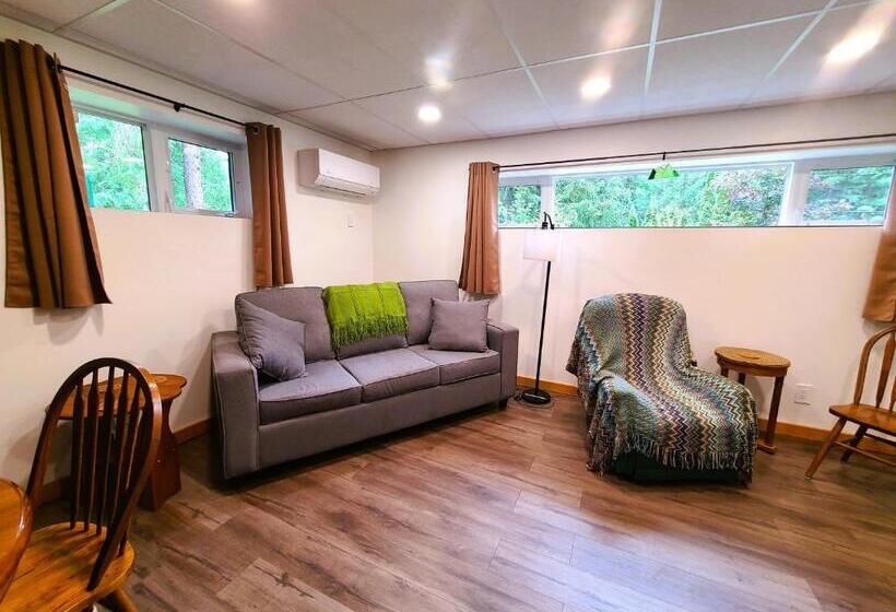 Woodcrest Bed And Breakfast