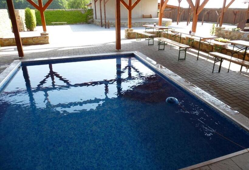 הוסטל Restaurace Vráž