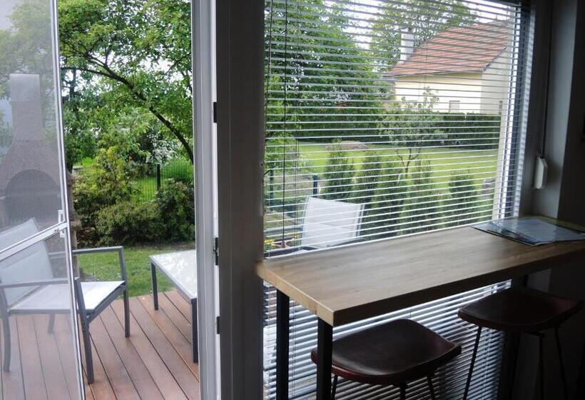 تختخواب و صبحانه Mamut Stay