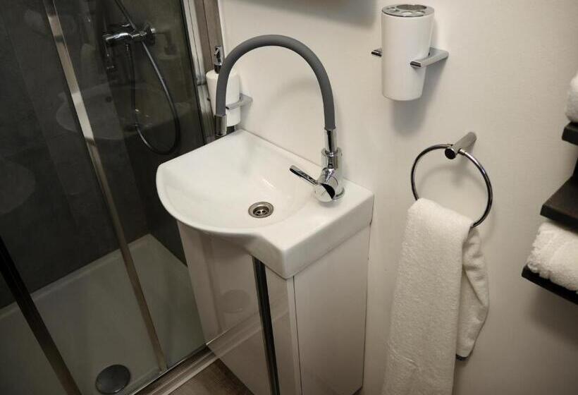 تختخواب و صبحانه Mamut Stay