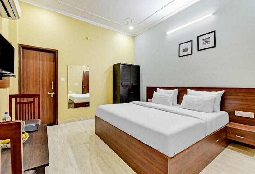 ホテル Collection O Shri Ganesh