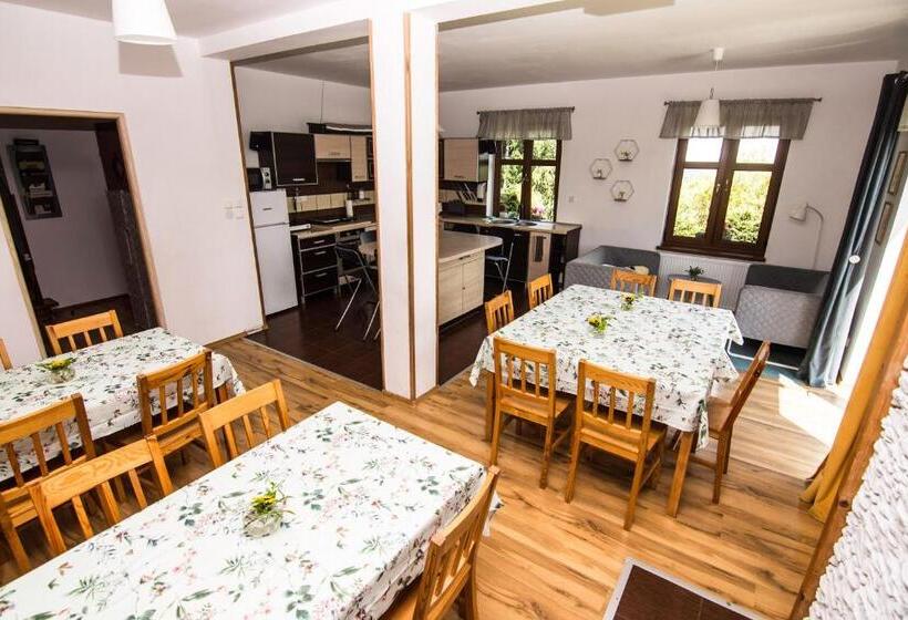 בית מלון כפרי Apikraina