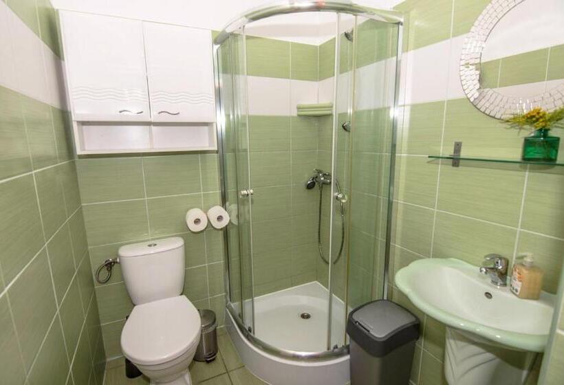 בית מלון כפרי Apikraina