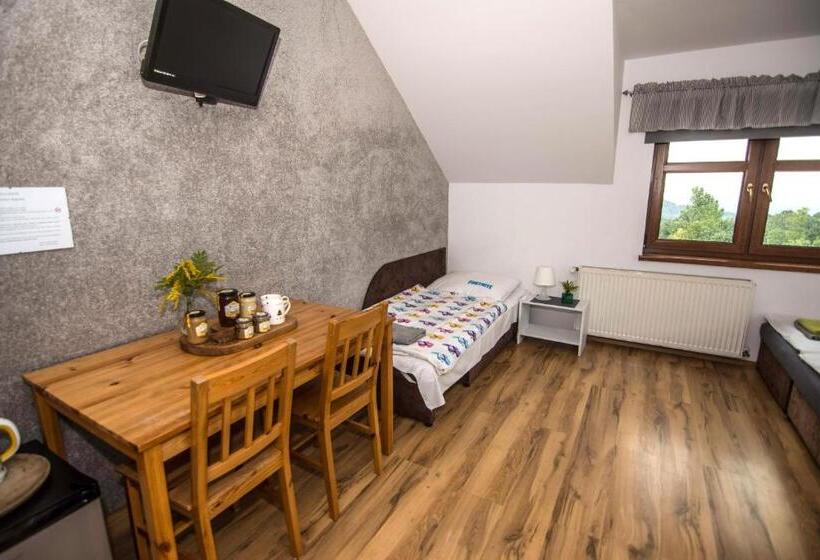 בית מלון כפרי Apikraina