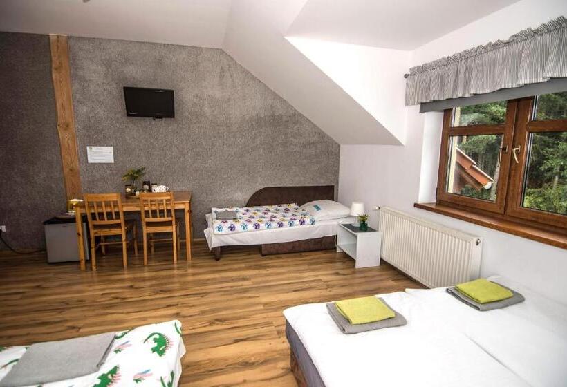 בית מלון כפרי Apikraina