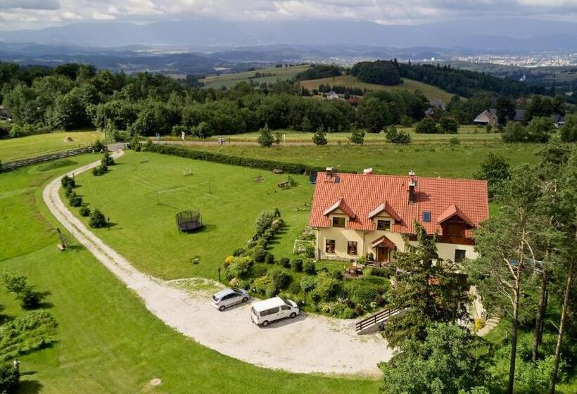 בית מלון כפרי Apikraina