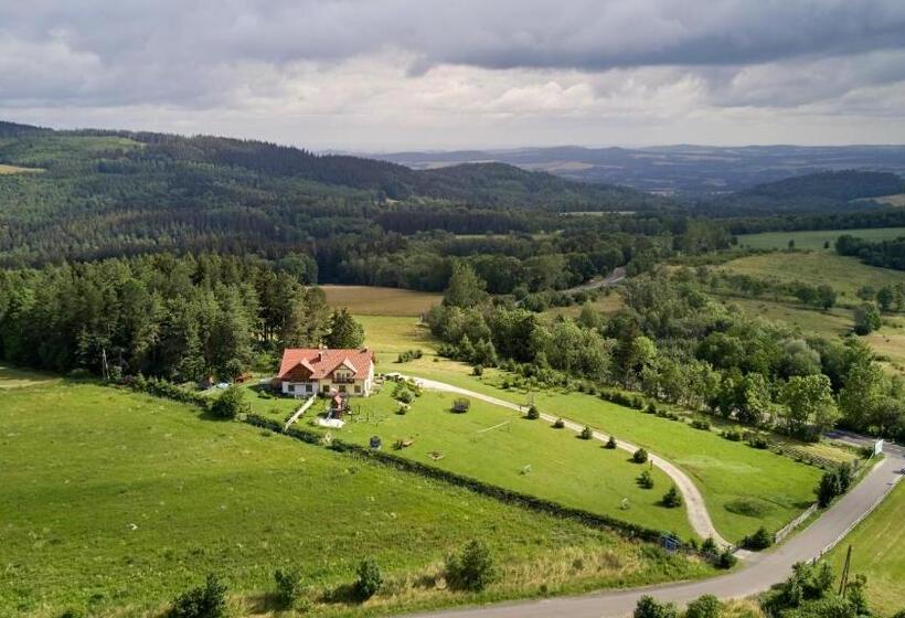 בית מלון כפרי Apikraina