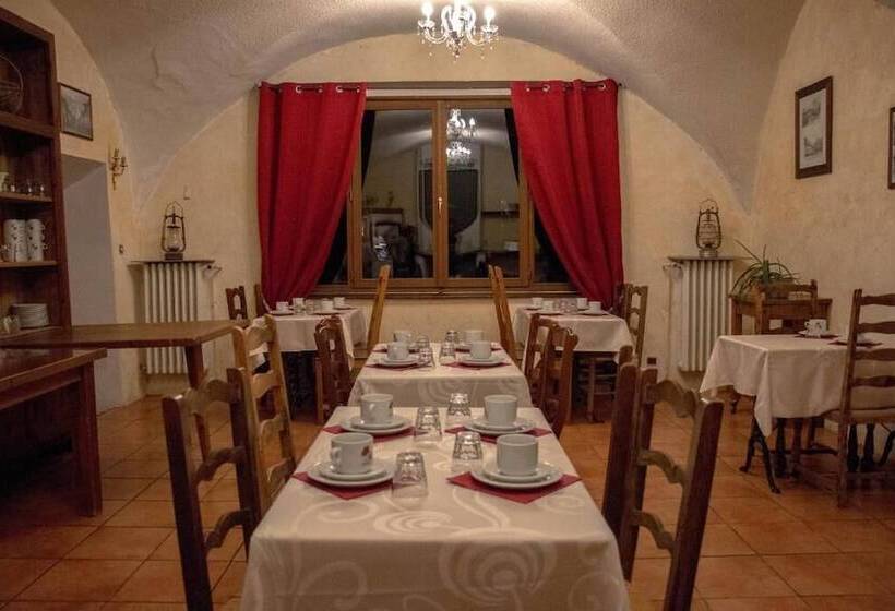 فندق Auberge De L Echauguette