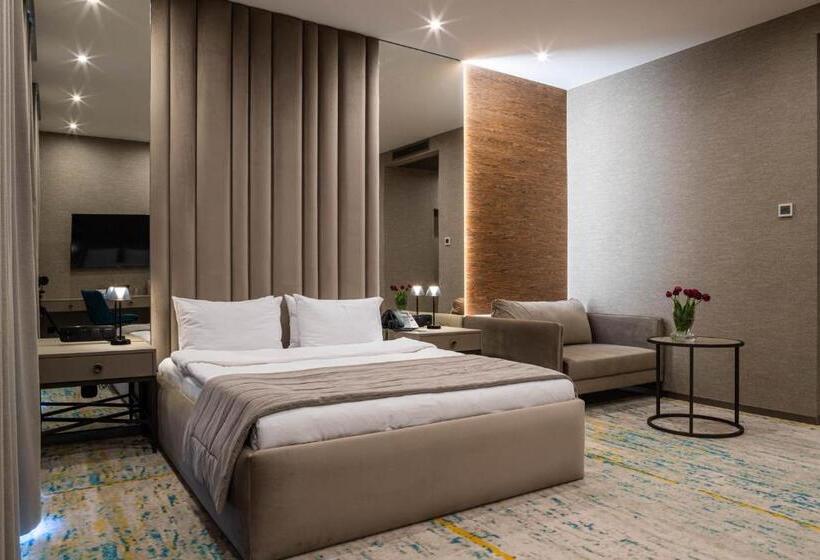 هتل Crona Spa Karpaty