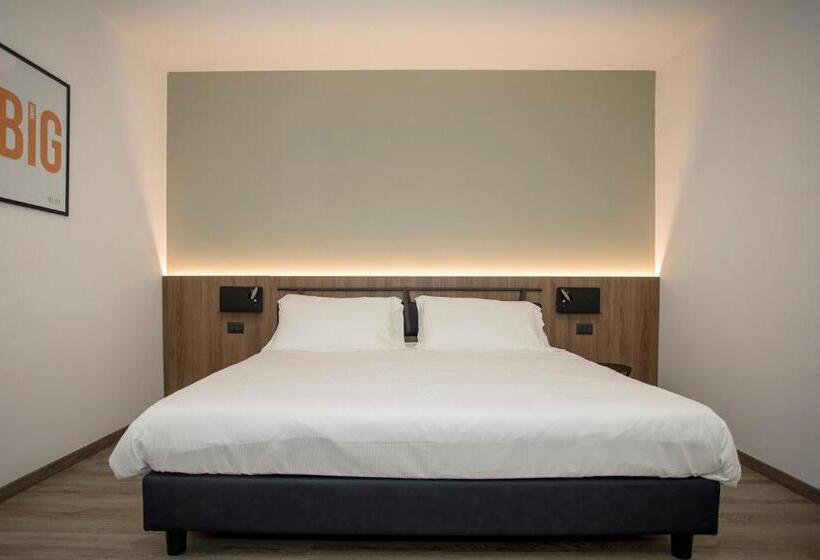 Отель Moody Smart & Comfy