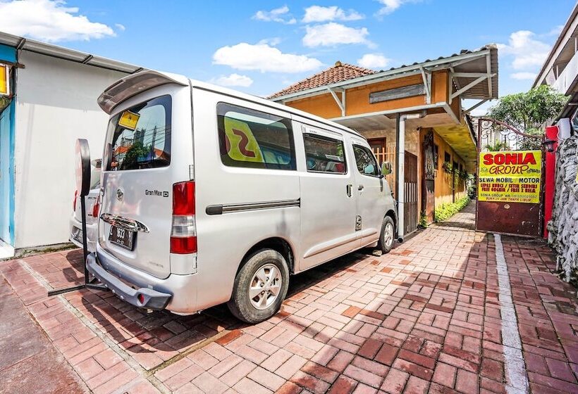 فندق Oyo 90799 Griyo Sonia