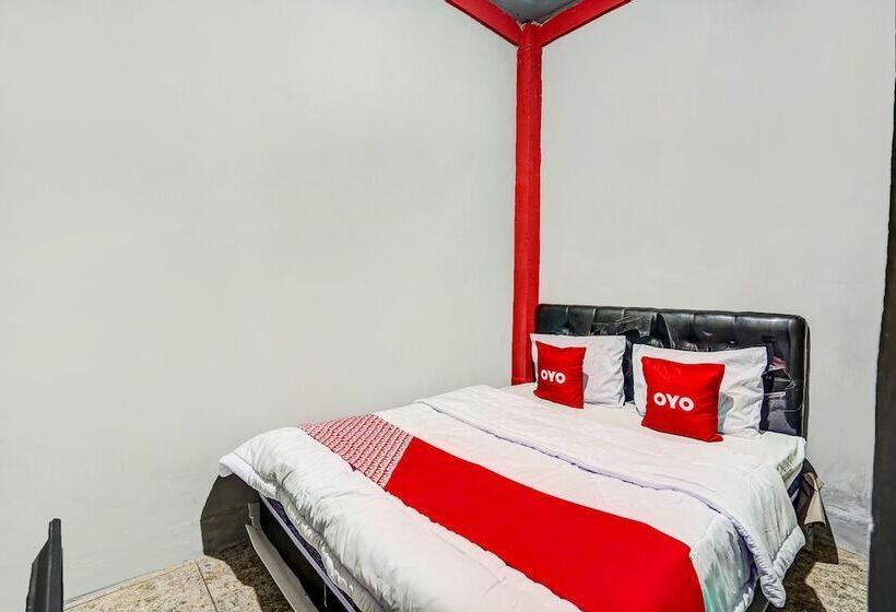 فندق Oyo 90799 Griyo Sonia