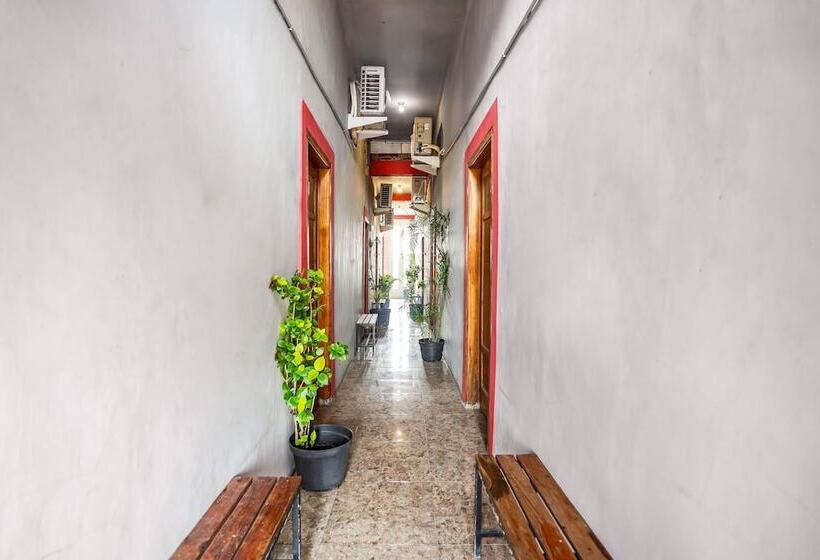 فندق Oyo 90799 Griyo Sonia