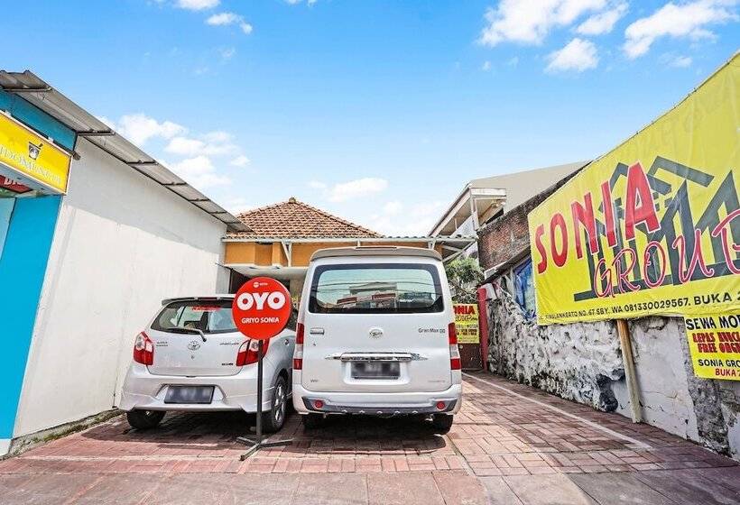 فندق Oyo 90799 Griyo Sonia