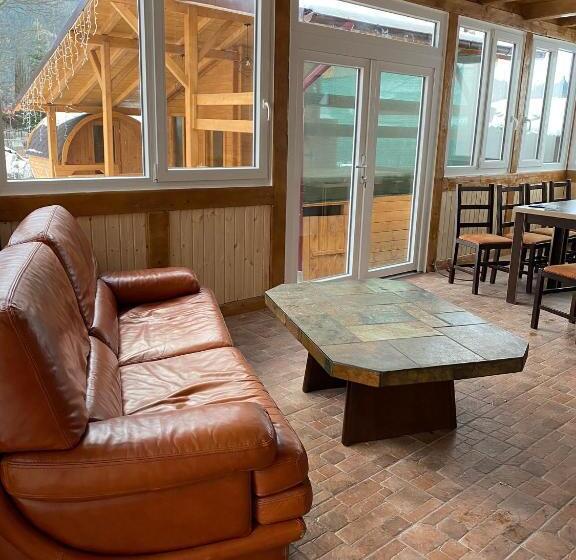 호텔 Păunașul Codrilor