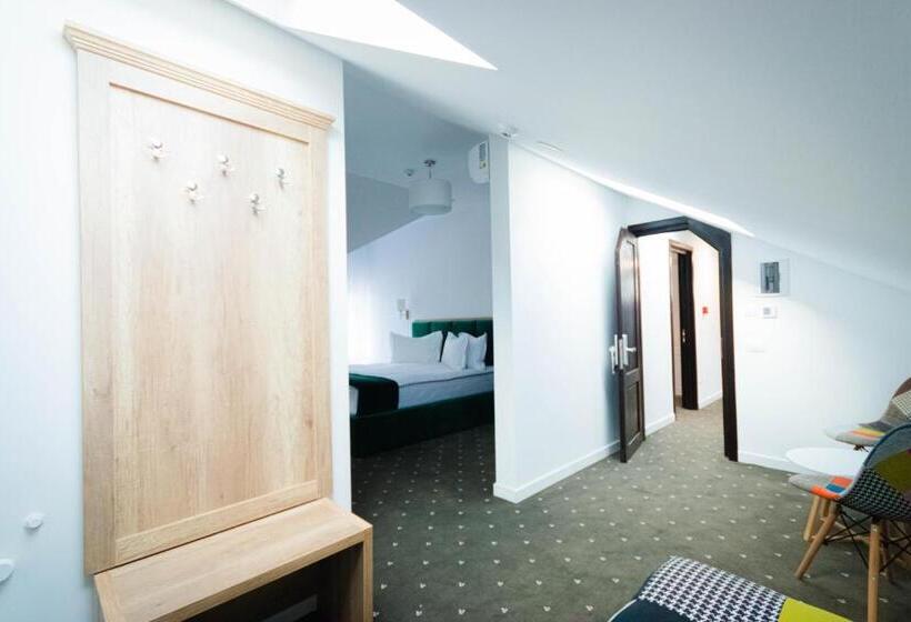 호텔 Păunașul Codrilor