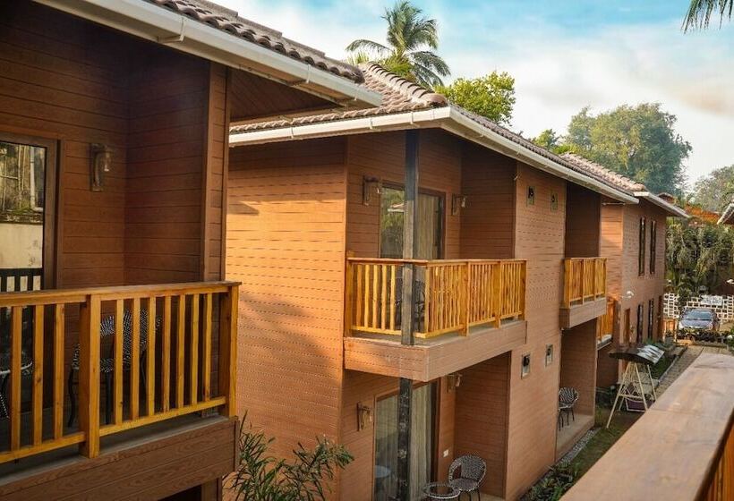 호텔 Treehouse Mars Beach Cottages